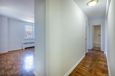 2 Bedroom conveniently located in Spuyten Duyvil. Windowed - photo 9