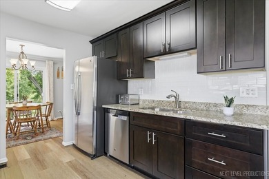 Welcome to this Hoffman Estates Highlands split-level home with - photo 5