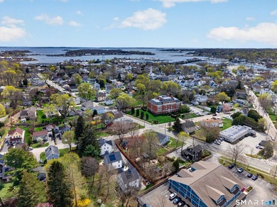 Exceptional opportunity to acquire a thriving six-unit - photo 7