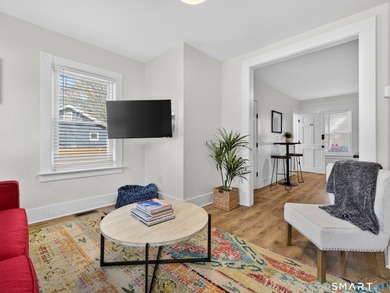 Exceptional opportunity to acquire a thriving six-unit - photo 9