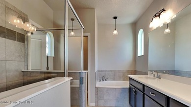 Beautiful 3 bedroom, 2 bath townhome with a 2-car garage in one - photo 6
