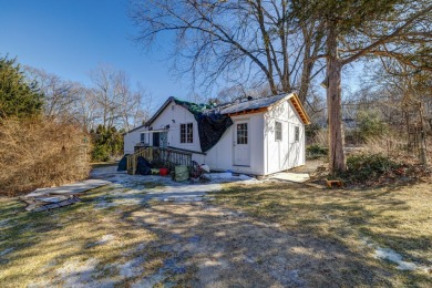 Lake Home For Sale in Haddam, Connecticut