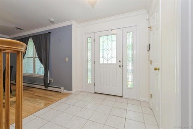 Welcome to this beautifully updated 4 bedroom, 2.5 bath Colonial - photo 4