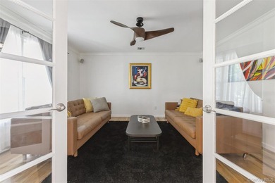 Welcome to this beautifully updated 4 bedroom, 2.5 bath Colonial - photo 9