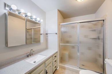 Golf course views, plenty of space, and a location that's hard - photo 12