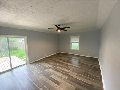 Welcome home to P A Cliffs subdivision. Wonderful neighborhood - photo 3