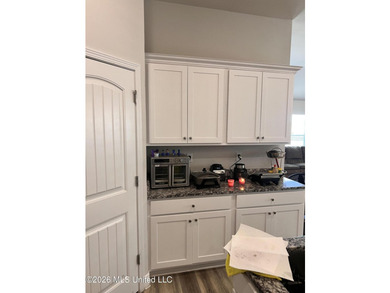 Beautiful all-brick 4-bedroom, 2-bath home that feels like - photo 14