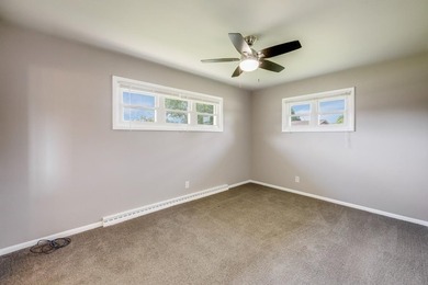 Golf course views, plenty of space, and a location that's hard - photo 14
