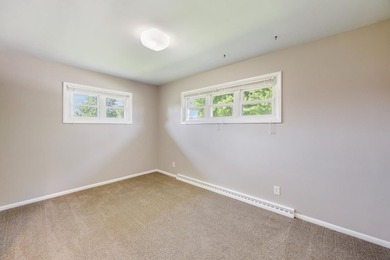 Golf course views, plenty of space, and a location that's hard - photo 17