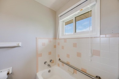 Golf course views, plenty of space, and a location that's hard - photo 19