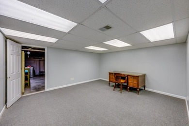 Golf course views, plenty of space, and a location that's hard - photo 20