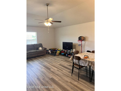 Beautiful all-brick 4-bedroom, 2-bath home that feels like - photo 28
