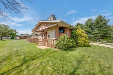 Golf course views, plenty of space, and a location that's hard - photo 28