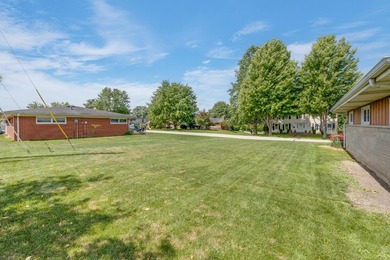 Golf course views, plenty of space, and a location that's hard - photo 29