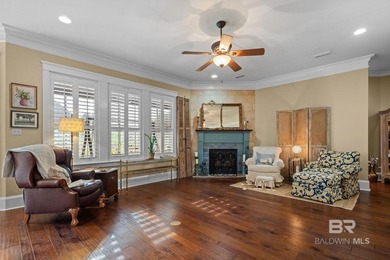 PRICE IMPROVEMENT! Check out the new photos! Beautiful custom - photo 13