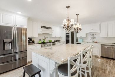 Experience luxury lake living at its finest with this stunning - photo 15