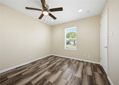 Beautiful, well maintained 4 bedroom 2 bath home ready for new - photo 8
