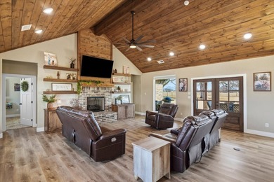 This STUNNING CUSTOM BUILT HOME truly checks every box-space - photo 8