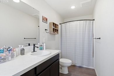 Enjoy RIVERFRONT living in this beautiful 2023 built home - photo 17