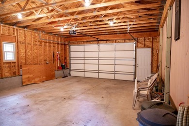Spacious home on 5 private, quiet acres near Castle Rock Lake - photo 18