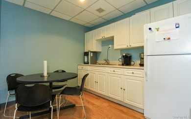 Premier commercial building located in the heart of vibrant - photo 21