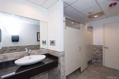 Premier commercial building located in the heart of vibrant - photo 32