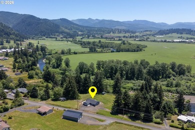 Enjoy RIVERFRONT living in this beautiful 2023 built home - photo 35