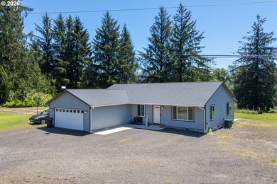 Enjoy RIVERFRONT living in this beautiful 2023 built home - photo 36