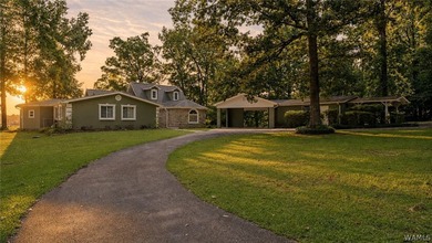 Lake Tuscaloosa home with approx. 115 +/ - water frontage. This - photo 1