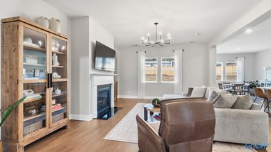 Enjoy peaceful mountain views in this exceptional 5BR/4BA home - photo 12