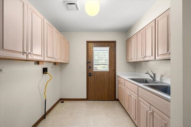 Snatch this amazing opportunity to live on the lake and thank - photo 15