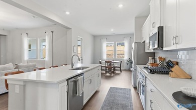 Enjoy peaceful mountain views in this exceptional 5BR/4BA home - photo 16