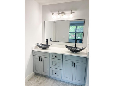 NO REMODELED UNIT HAS SOLD FOR THIS AMOUNT IN 5-6 YEARS.THIS - photo 19