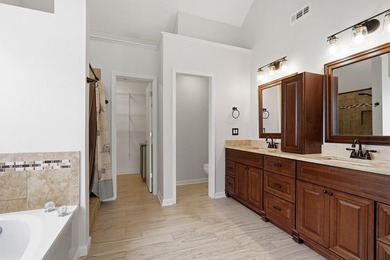 Welcome to your dream coastal retreat! This stunning 4-bedroom - photo 23