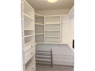 NO REMODELED UNIT HAS SOLD FOR THIS AMOUNT IN 5-6 YEARS.THIS - photo 28
