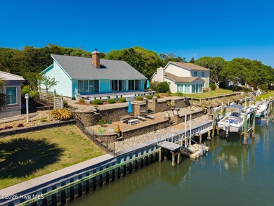 Welcome to waterfront living in the heart of Pine Knoll Shores! - photo 2