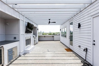 Luxury living reaches new heights at Plateau West. This - photo 41