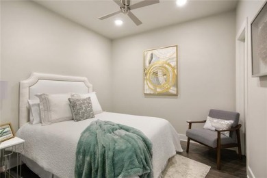 Fabulous Penthouse w/ stunning views of the river, downtown &