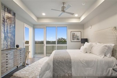 Fabulous Penthouse w/ stunning views of the river, downtown &