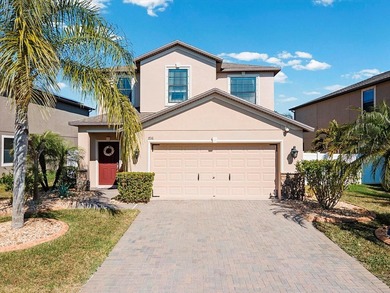 Welcome to this spacious Trinity pool home in the gated - photo 4