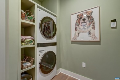 Like-new, stunning 3,700 sq ft modern farmhouse in Old Trail - photo 32