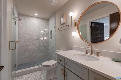 Like-new, stunning 3,700 sq ft modern farmhouse in Old Trail - photo 41
