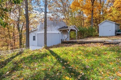 (private lake, pond, creek) Home For Sale in Bartelso Illinois