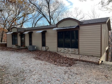 Lake Home Sale Pending in Lake Ozark, Missouri