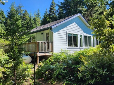 Perched above town with an Ocean views, this meticulously - photo 1