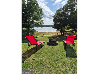 Lake Lanier Mobile Home Community - Move-In Ready Lakefront Home - photo 1