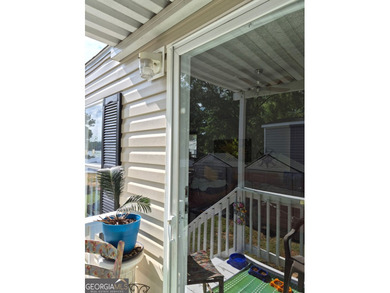 Lake Lanier Mobile Home Community - Move-In Ready Lakefront Home - photo 6