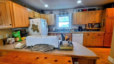Downtown ONEKAMA just off M-22, this Super Cute 3 bed, 1 bath - photo 31