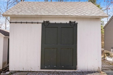 Wonderful waterfront antique home on 1.6 acres. The Parker Bull - photo 5