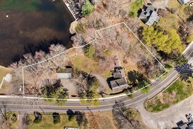 Wonderful waterfront antique home on 1.6 acres. The Parker Bull - photo 7